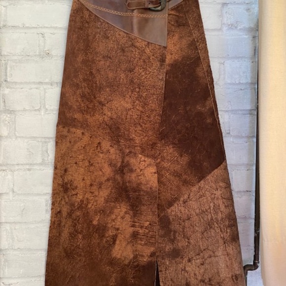 Save the Queen vintage leather skirt - Picture 3 of 11